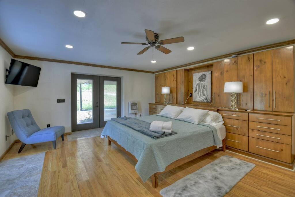 The Chariot - Creek Front With Hottub, Fire Pits, Billiards, Ev Charger - Sandalwood Stays Blue Ridge Exteriör bild