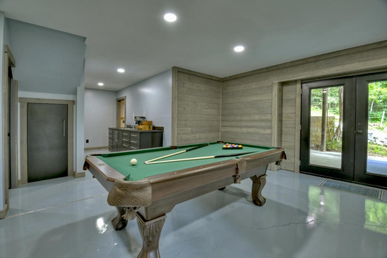 The Chariot - Creek Front With Hottub, Fire Pits, Billiards, Ev Charger - Sandalwood Stays Blue Ridge Exteriör bild
