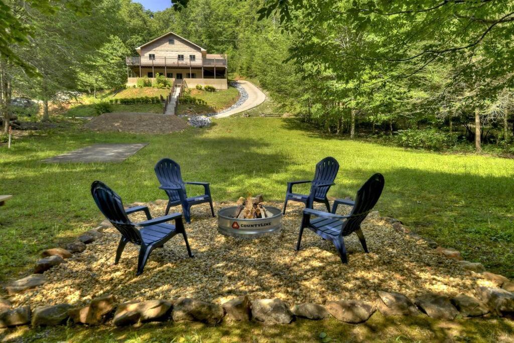The Chariot - Creek Front With Hottub, Fire Pits, Billiards, Ev Charger - Sandalwood Stays Blue Ridge Exteriör bild